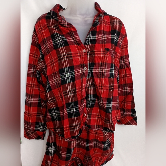 2/$30 Victoria's Secret Soft Cozy Red and Black Checkered Pajamas Short Set (#4) - Picture 6 of 10